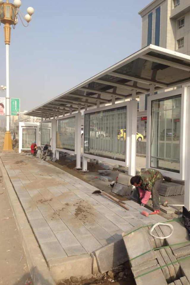 現代公交候車亭